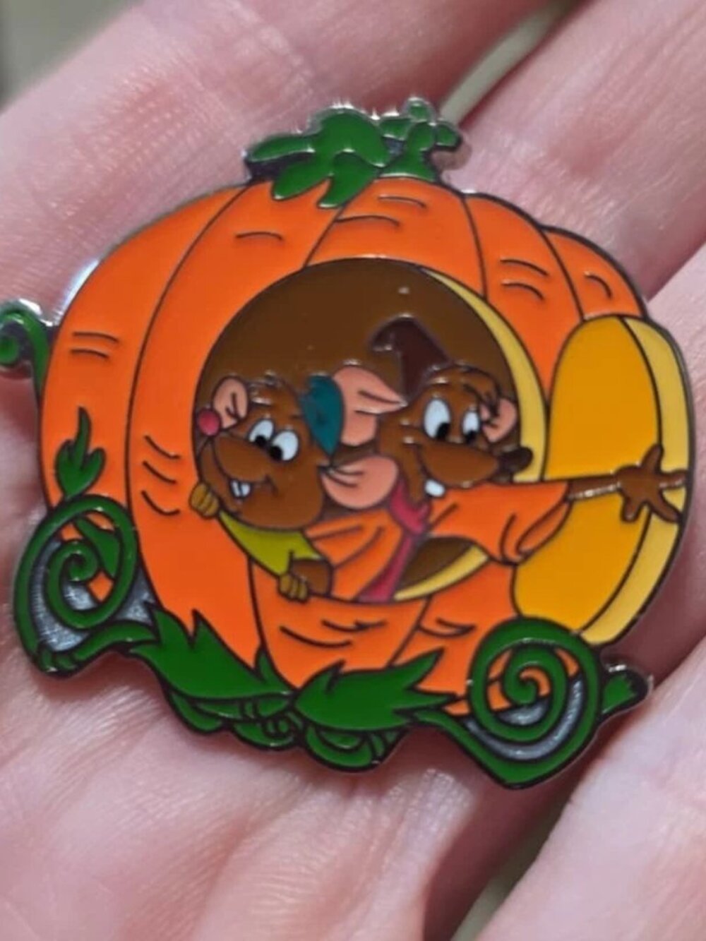 Disney Parks Diamond Pin Cinderella Pumpkin Jaq and Gus Mice